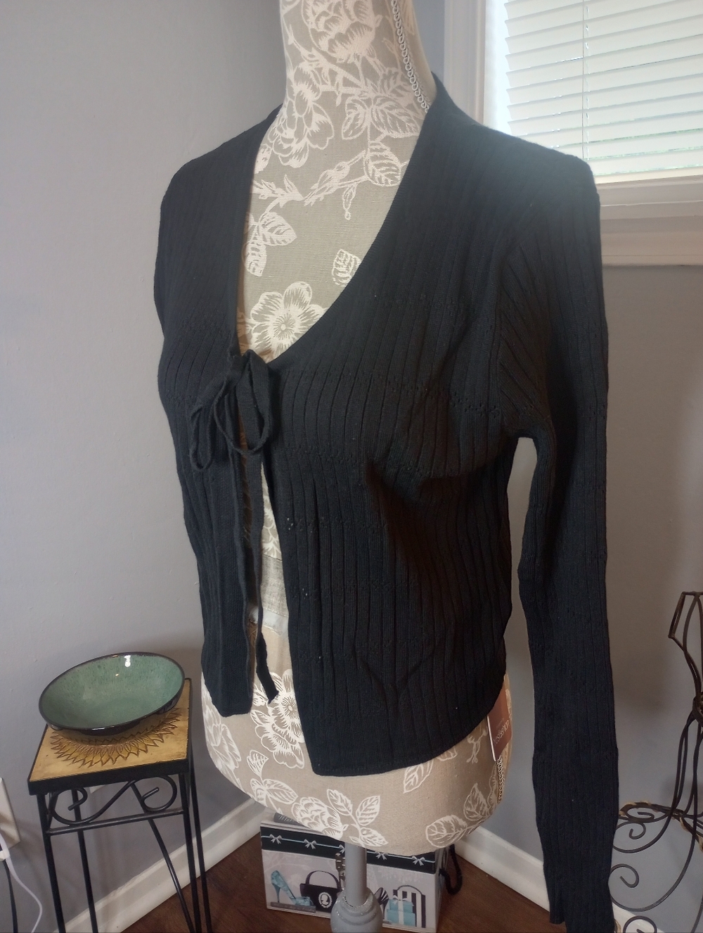 2‎ For $10 Black Ribbed Tie-Front Cardigan Khol's - Picture 5 of 6